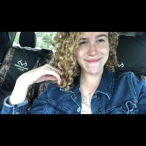 Meet your Posher, Rebecca